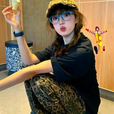 乳房与月亮